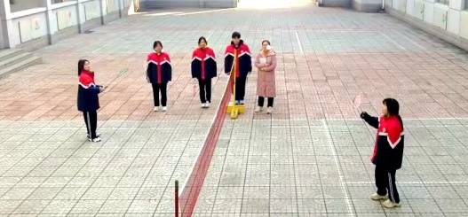 山东省淄博第十中学举行羽毛球比赛