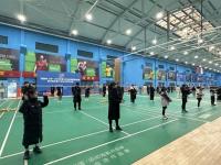 近50名羽毛球小将河南省青少年羽毛球特训营里学艺再提高