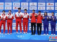 （成都大运会）中国队包揽羽毛球女子双打冠亚军
