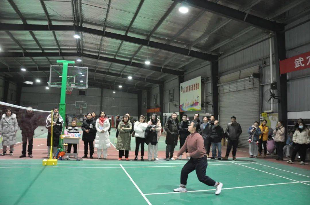 武穴市实验小学教联体第一届教职工羽毛球比赛完美收官