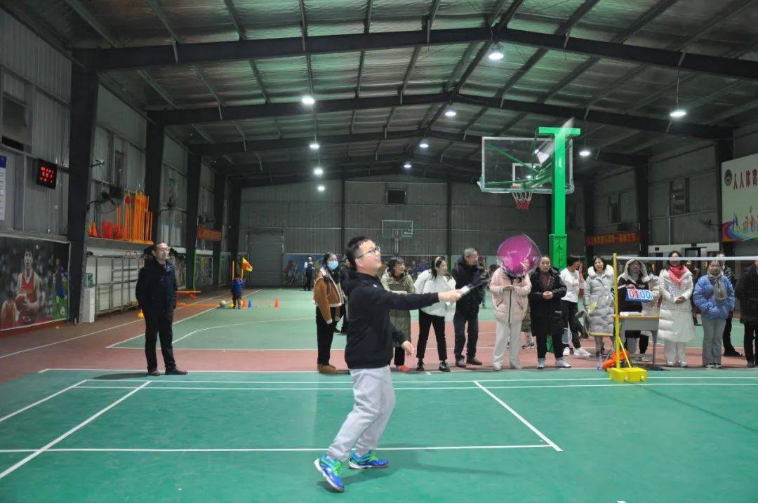 武穴市实验小学教联体第一届教职工羽毛球比赛完美收官