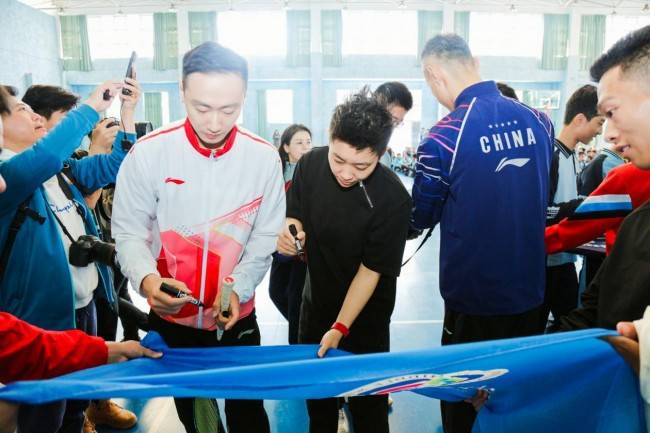 活力无限！2023南宁·LYB李永波全球业余羽毛球锦标赛荣耀开赛！