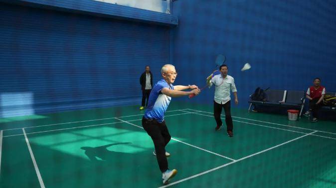大方县举办2024年“迎新年·贺新春”羽毛球比赛