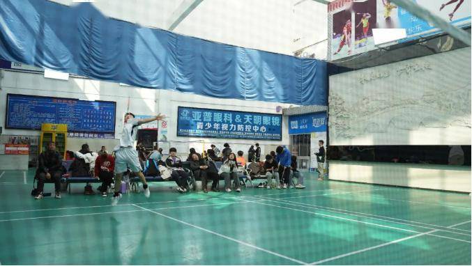 大方县举办2024年“迎新年·贺新春”羽毛球比赛