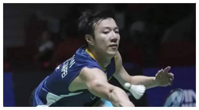 中式羽毛球赛事震撼：中国选手逆袭 惊艳淘汰世界冠军
